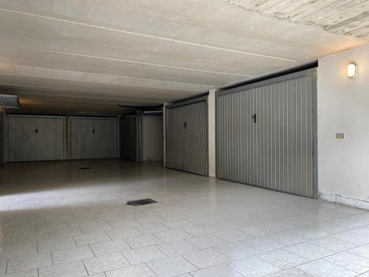 Free Parking - Blue Apartment Vicino Al Centro Сирмионе Экстерьер фото